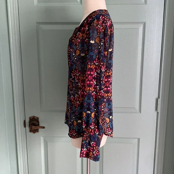 🌿CONVERSE sheer floral blouse with pleating detail and half button front - Picture 5 of 13